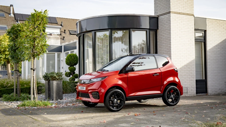 AIXAM - auto od 15 let City 34AV_RED_ECITSPO_PNG (2).jpg