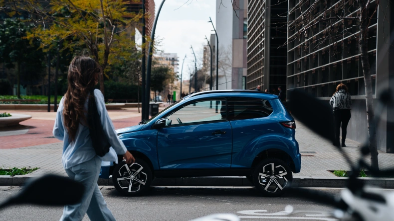 AIXAM - auto od 15 let Crossover SITU_CROOVR_BLS_PNG (1).jpg