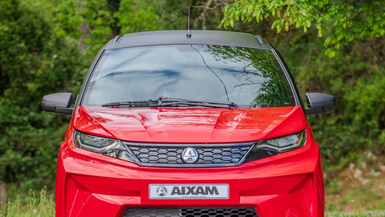 AIXAM - auto od 15 let Crossline 1.png