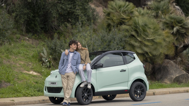 AIXAM - auto od 15 let e Minauto EBS06264 - Vert.jpg