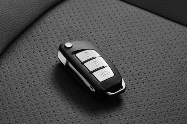 AIXAM - auto od 15 let City Klíč s dálkovým ovládáním
