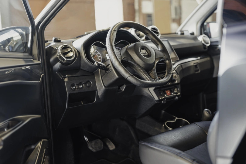 AIXAM - auto od 15 let e-Scouty ESCOUTY_INTE_RED_JPG.jpg