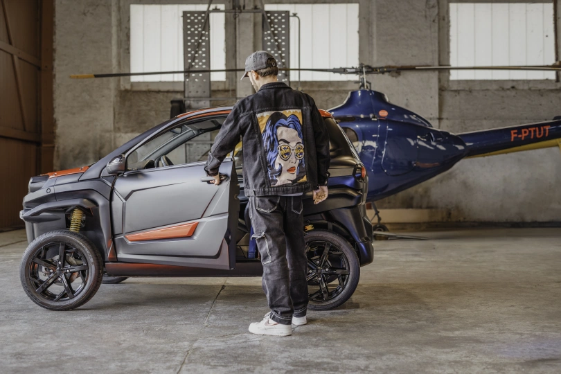 AIXAM - auto od 15 let e-Scouty ESCOUTY_PROF_RED_JPG.jpg