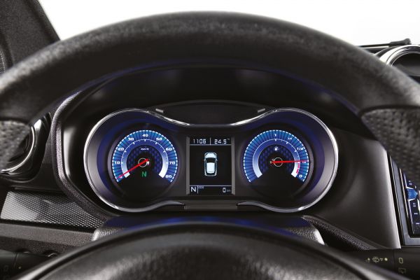 AIXAM - auto od 15 let City Palubní počítač s LED tachometrem